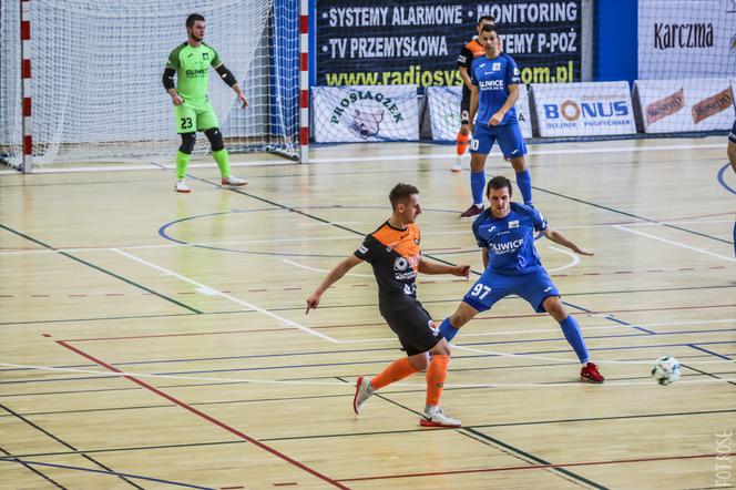 FC Toruń - P.A. Nova Gliwice 2:4 - zdjęcia z Uniwersyteckiego Centrum Sportu