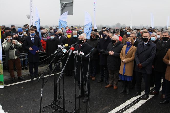 Most na Wiśle otwarty z WIELKĄ POMPĄ! A dystans społeczny?