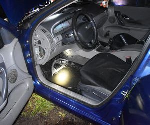 Auto wjechało do Obry