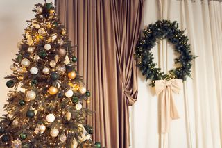 Świąteczna aranżacja okien