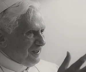 60 tysięcy osób oddało hołd Benedyktowi XVI w ostatnim dniu wystawienia jego ciała