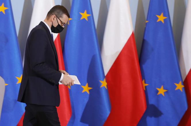 Mateusz Morawiecki. Premier w izolacji