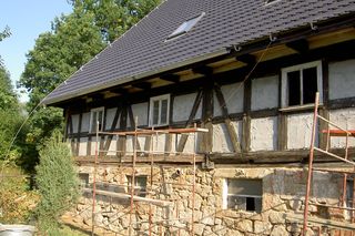 Remont domu szachulcowego w Płóczkach Górnych (Dolny Śląsk)