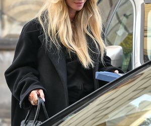 Joanna Przetakiewicz Bantleyem po pizzę