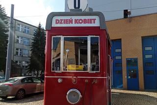Zabytkowy tramwaj na ulicach Krakowa. Wszystko z okazji wyjątkowego święta