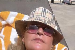 Adrianna Biedrzyńska opala się na betonie