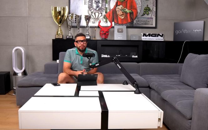 Mieszkanie Szalonego Reportera zaatakowane siekierami