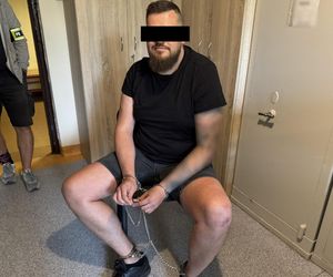 Uśmiechnięty lider gangu w rękach policji. 36-latek wpadł po latach