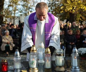 Cmentarze w Polsce 1 listopada