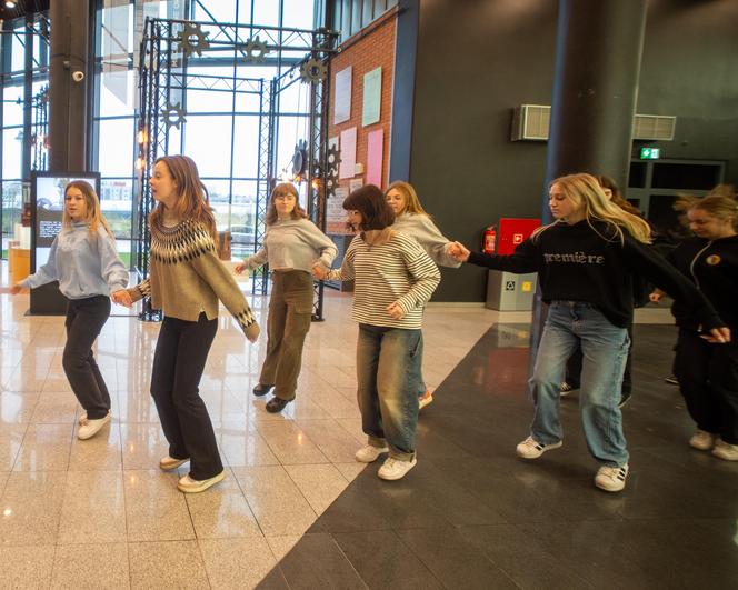 Łódzcy licealiści zatańczyli „belgijkę”