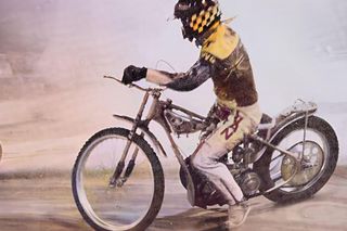 Stary żużel w kolorze