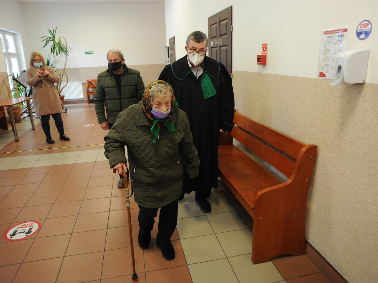 Kołobrzeg: Chcieli wysłać 93-latkę do DPS-u wbrew jej woli. Staruszka zostanie z synem w domu 