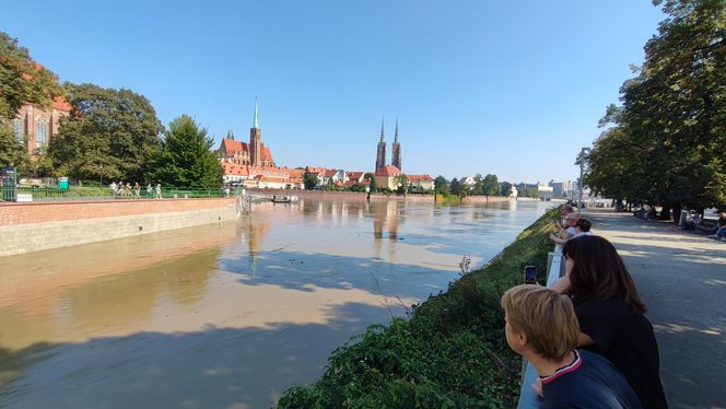 Trwa zabezpieczanie budynków