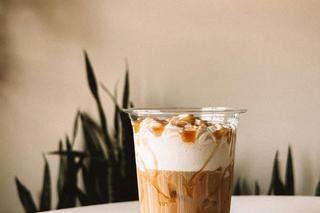 Smak kawy możesz wzbogacić słodkimi syropami 