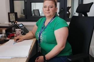 Dantejskie sceny w Łebie.  Mężczyzna pomalował sprayem radiowóz i groził policjantom 