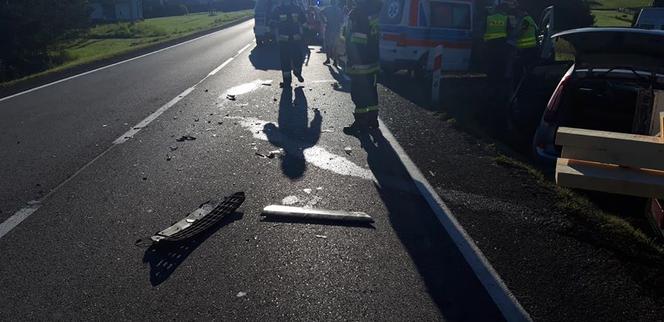 Kasina Wielka. Młody kierowca bez prawa jazdy zderzył się z dostawczakiem!