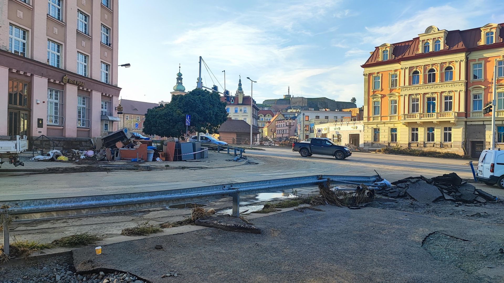 Kłodzko: klepy przy dworcu autobusowym