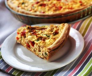 Tarta jaglana z kurczakiem i serem. Idealny obiad na chłodne dni