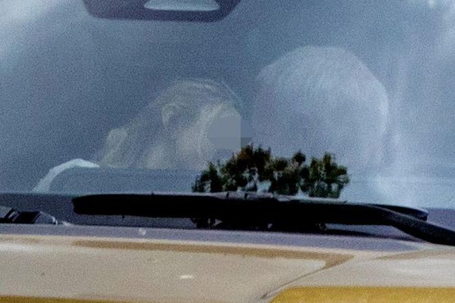 Tak Paweł Orleański całuje nieżonę!