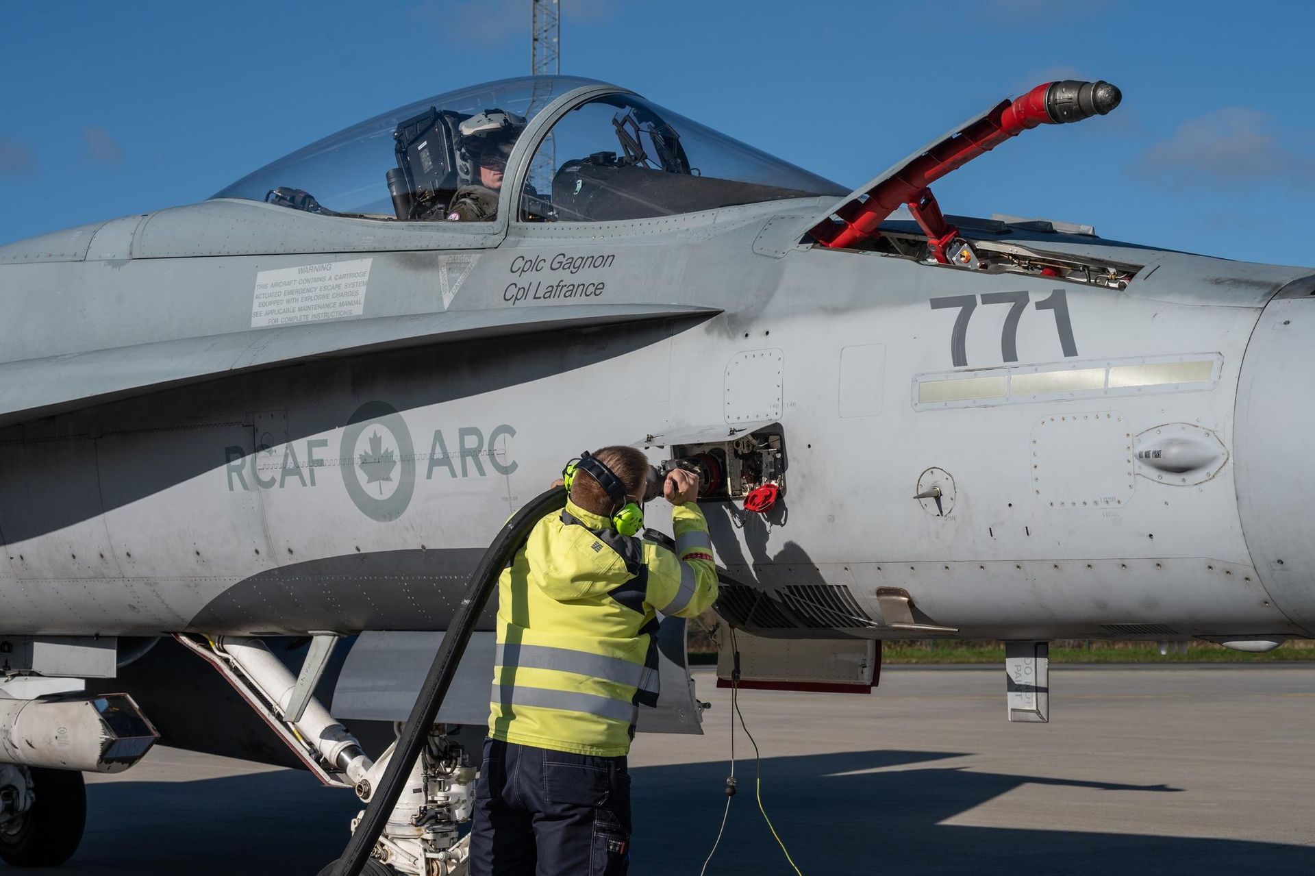 Kanadyjskie CF-18 i CC-130 w Krajach Bałtyckich