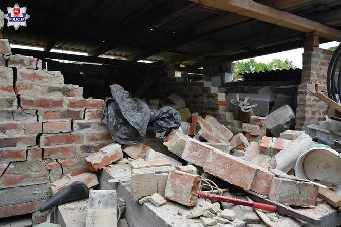 POTĘŻNA EKSPLOZJA w Trzydniku Dużym. Wybuch ROZSADZIŁ dom. W środku był 67-latek [ZDJĘCIA]