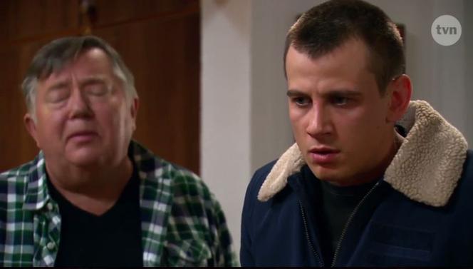 Na Wspólnej, odc. 2805.  Joachim (Michał Jurkowski), Włodek (Mieczysław Hryniewicz)