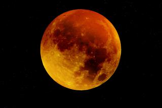 Zbliża się zaćmienie Księżyca i pełnia w Byku 2021. To najmroczniejsze zjawisko tej jesieni 
