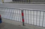 Na przystanku Kabel pojawiły się bariery chroniące przed ochlapaniem! [ZDJĘCIA]