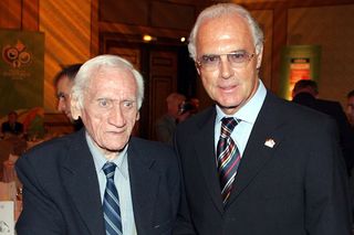 Półtora roku po śmierci legenda piłki doczekała się nagrobku. Tak wygląda miejsce spoczynku Franza Beckenbauera