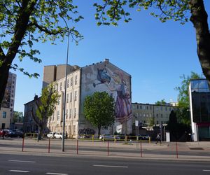 Mural Dziewczynka z konewką