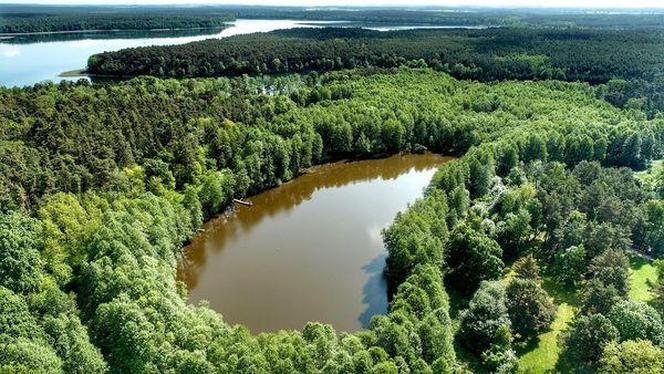 3. Jezioro Czarny Dół w gminie Skąpe