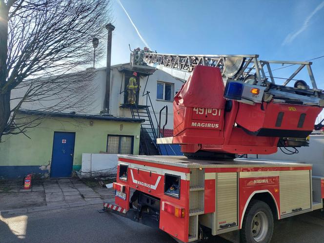 Interwencja straży pożarnej przy ulicy Zgodnej w Starachowicach