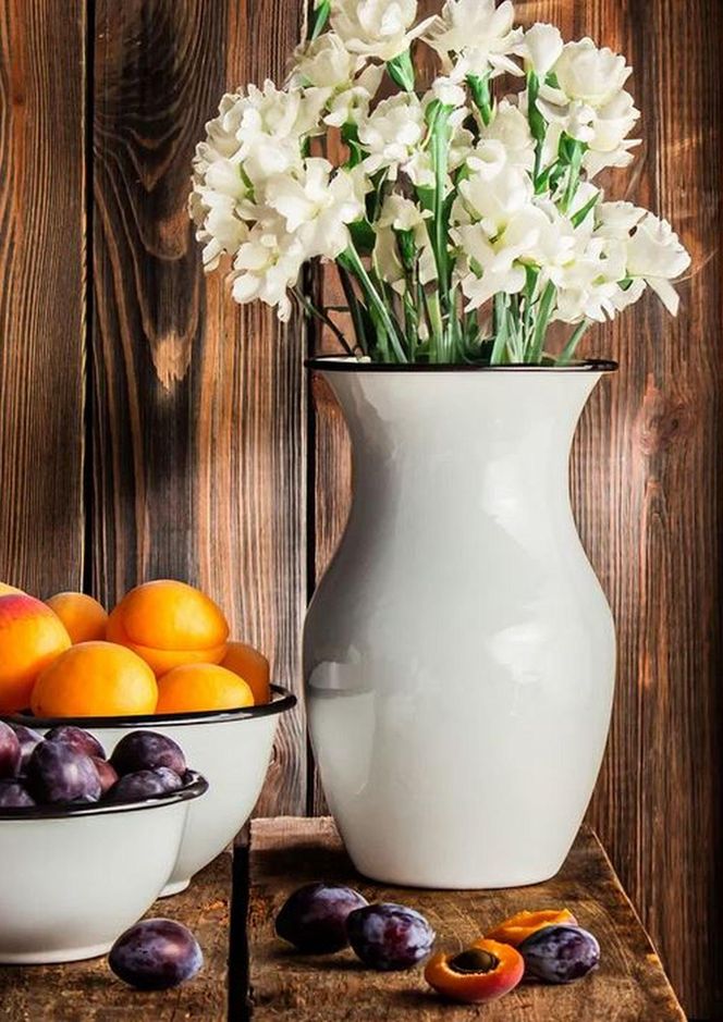 Domowe akcesoria emaliowane