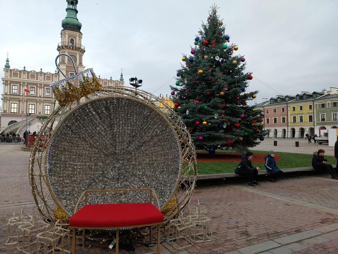 Dekoracje świąteczne na Rynku Wielkim w Zamościu