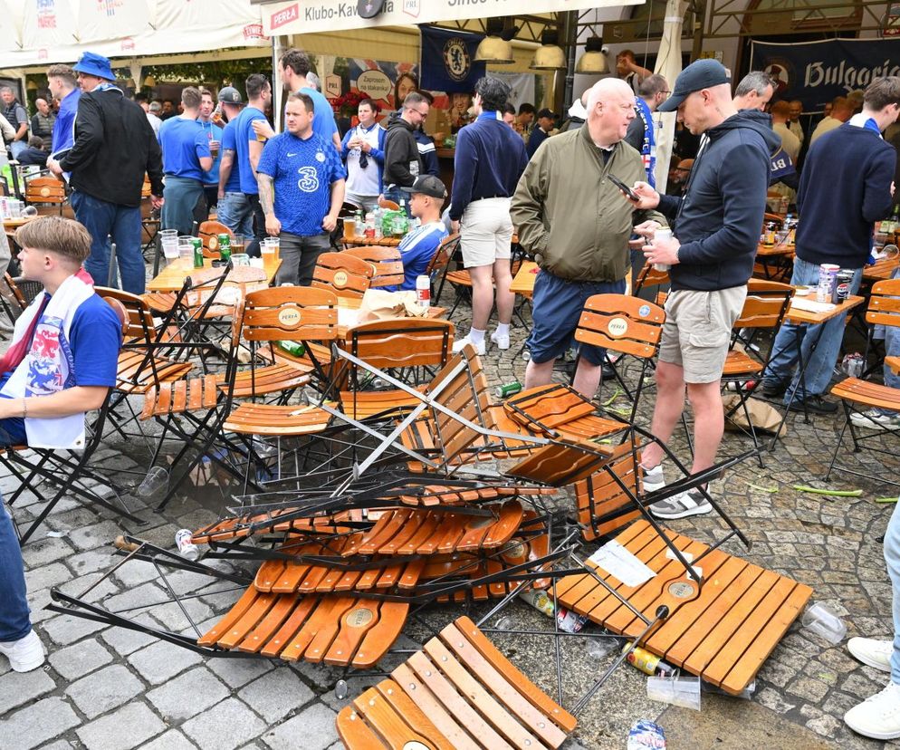 Kibicowskie burdy na rynku we Wrocławiu