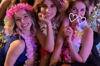 M jak miłość odc. 1884. Kama (Michalina Sosna), Aneta (Ilona Janyst), Ania (Alina Szczegielniak), Pati (Iza Budzinowska), Malwina (Klaudia Gryboś)