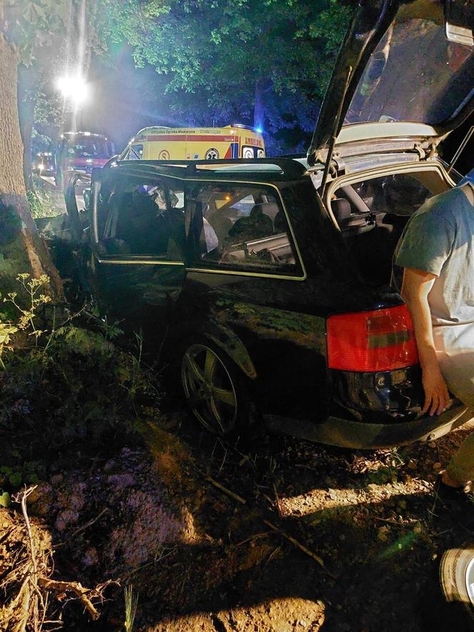 19-latek rozbił passata, bo szpanował przed dziewczynami. Dramat na drodze pod Łosicami