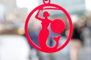 Świąteczne zawieszki od władz stolicy za darmo