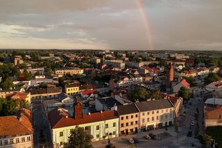 To najbogatsze miasto powiatowe w Łódzkiem. Lider regionu wysoko, ale poza pierwszą dziesiątką w skali kraju