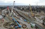 650-tonowa maszyna TBM do drążenia tuneli w Łodzi jest przenoszona w inne miejsce. Zdjęcia z budowy