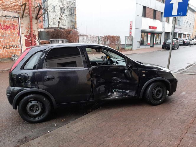 Stłuczka i potrącenie pieszego w centrum Siedlec