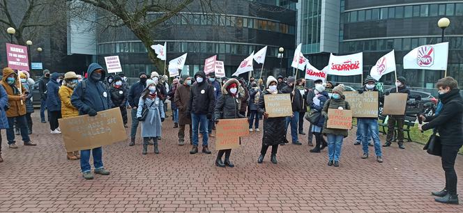 Protest pracowników łódzkich uczelni. Domagają się podwyżek 