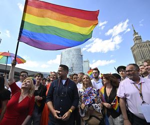 Parada Równości przeszła ulicami Warszawy. Tłumy uczestników