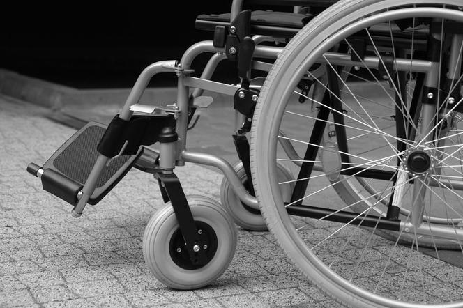 Wypadek w Michałowie. NIE ŻYJE mężczyzna na wózku inwalidzkim