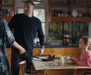 M jak miłość odc. 1869. Hania (Wiktoria Basik), Bartek (Arkadiusz Smoleński), Natalka (Dominika Suchecka)