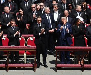 Gafy polityków na pogrzebie papieża Franciszka! Telefony i stroje