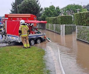 W Cieszynie ogłoszono stan pogotowia przeciwpowodziowego. Ponad 220 interwencji strażaków