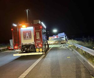 Wypadek dostawczaka na autostradzie A1