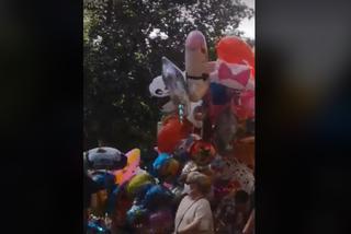 Balonowy penis na odpuście parafialnym