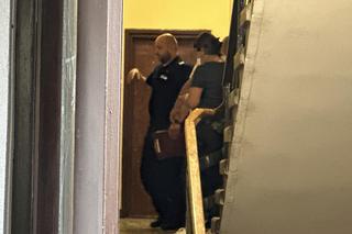 Tragedia w kamienicy w Warszawie. W mieszkaniu znaleziono ciało kobiety. „Zatrzymano kilka osób”